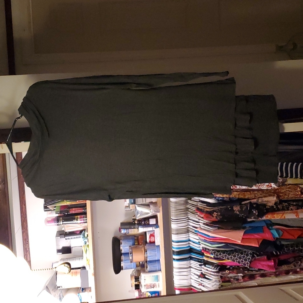 New Never Worn Chelsea and Theodore Tunic